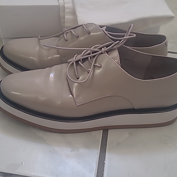 Designers shoes ๐ ๐ ๐ ๐ - Picture 1 of 8